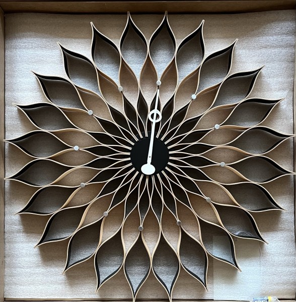 Wanduhr Sunflower Clock Ausführung Birke Vitra