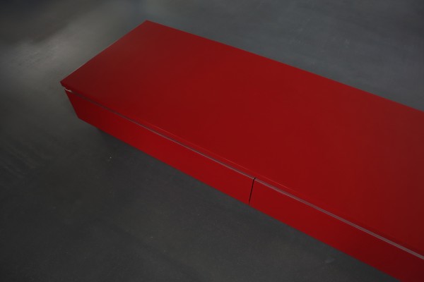 Lowboard Cube - Ausstellungsstück von Interlübke Lack bordeaux Hochglanz M45 (NCS S 3560-R), Detailansicht