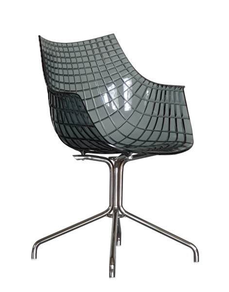 Stuhl Meridiana mit Sternfuß, Sitzschale fume von Driade -schräge Seitenansicht