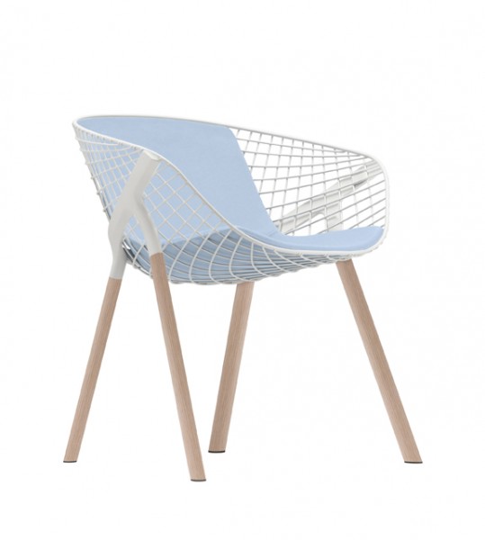 Armlehnstuhl Kobi Wood mit Pad Medium von Alias, Sitzschale weiß, Bezug Bad Divina Farbe 712 blau